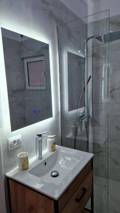 Pirro Luxury Apartment Sarandë Exterior foto